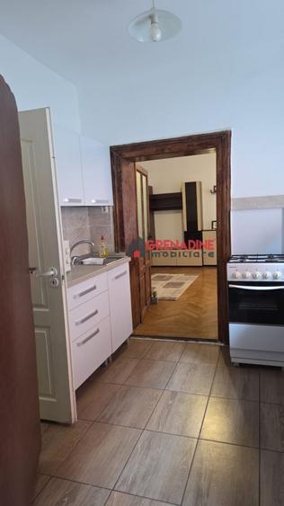 Apartament cu 2 camere semidecomandat în Centrul Istoric