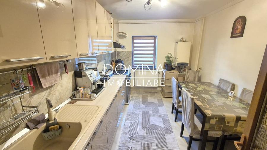 Apartament cu 3 camere decomandat, mobilat în Sud