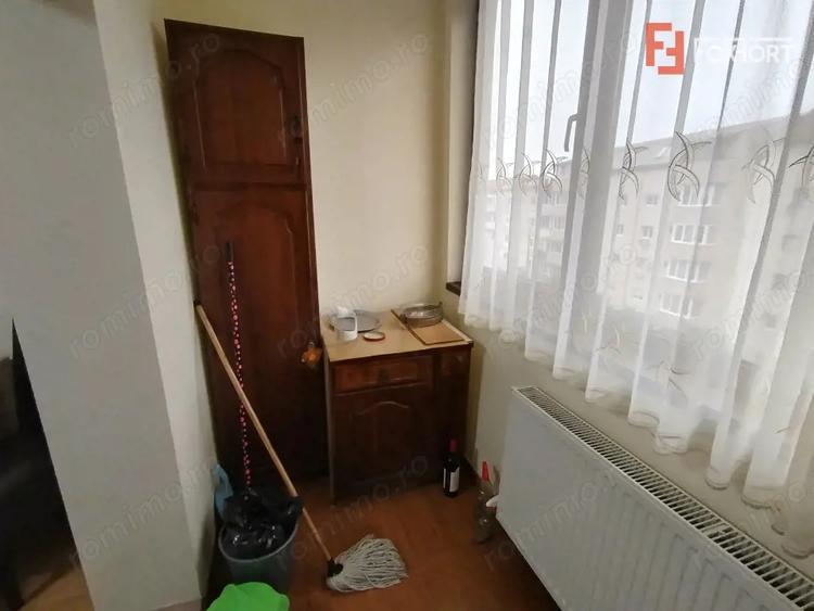 Apartament cu 3 camere decomandat, mobilat în Soarelui