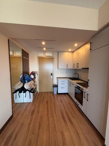 Apartament cu 2 camere semidecomandat în Văcăresti