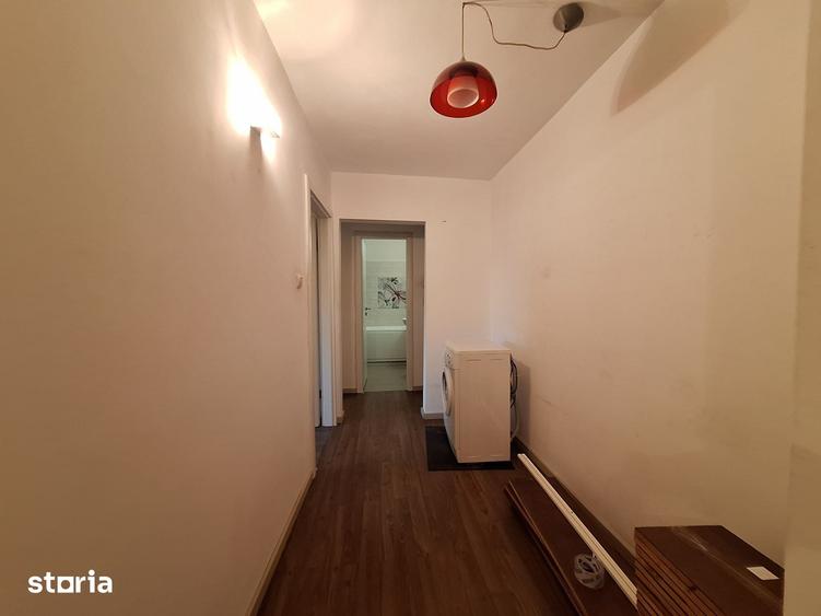 Apartament cu 3 camere decomandat în Baba-Dochia