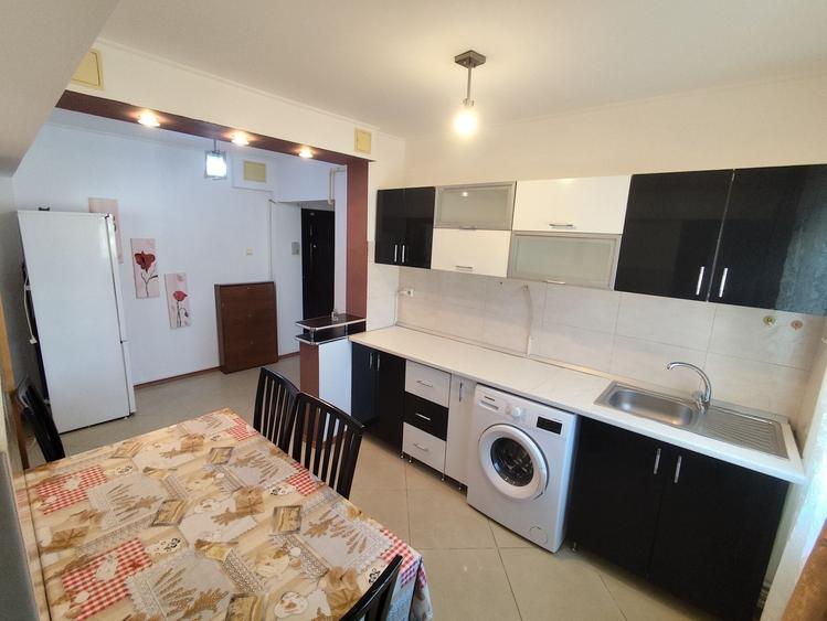 Apartament cu 3 camere decomandat în Uiasca