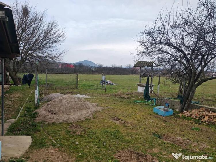 Casă cu 4 camere în Cerna