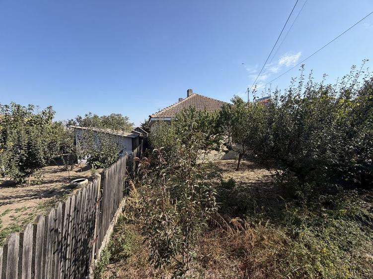 Casă cu 4 camere cu Teren 2000 Mp în Baia