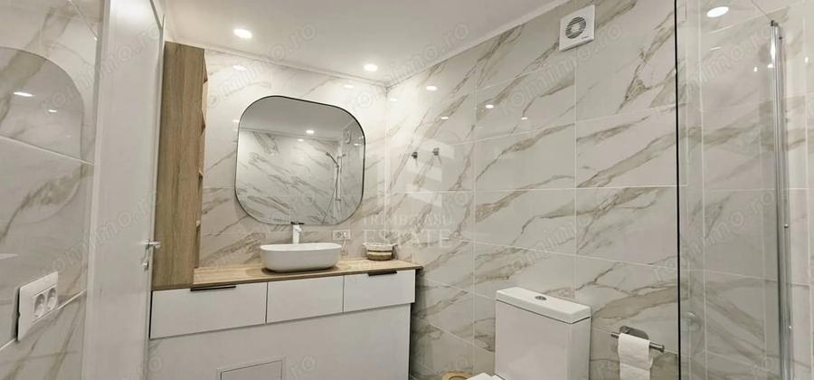 Apartament cu 3 camere semidecomandat în Central