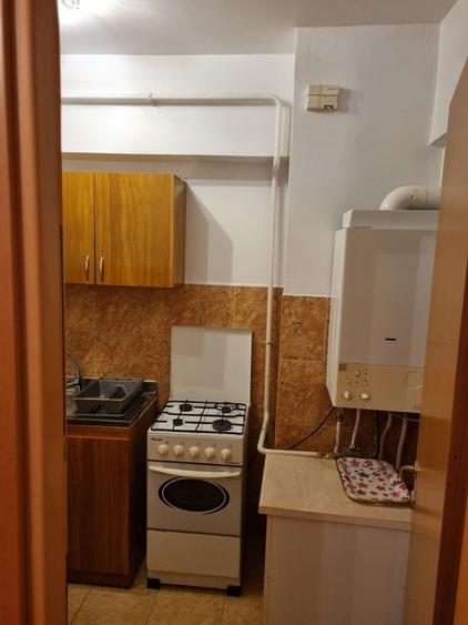 Garsonieră decomandată în Central