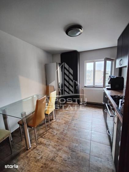 Apartament cu 4 camere decomandat în Girocului