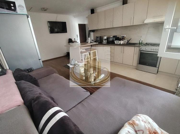 Apartament cu 3 camere semidecomandat, mobilat în Dumbrăvița