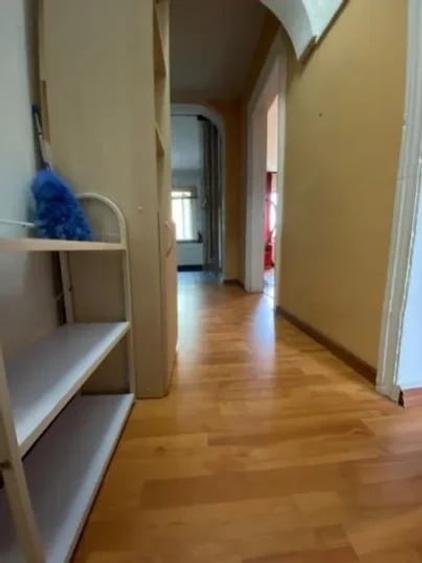 Apartament cu 3 camere decomandat în Berceni