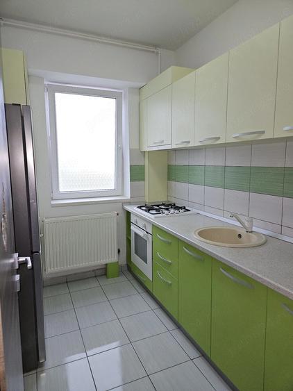 Apartament cu 2 camere semidecomandat în Berceni