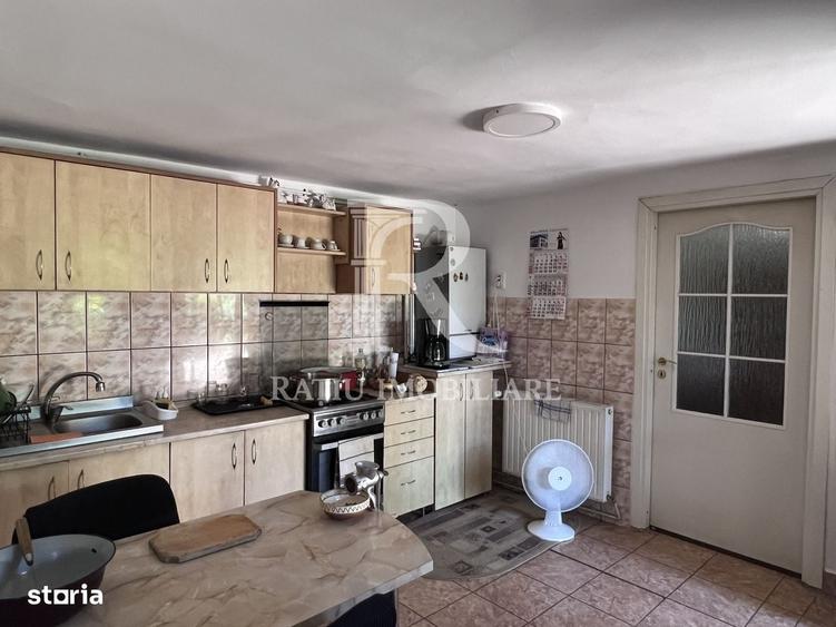 Casă cu 4 camere în Sântandrei