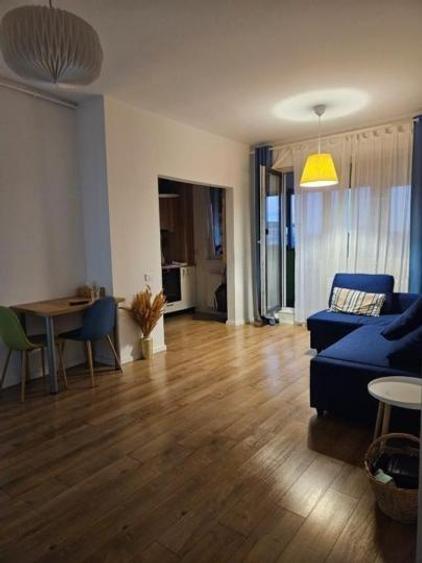 Apartament cu 2 camere decomandat, mobilat în Metalurgiei