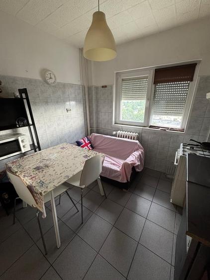 Apartament cu 2 camere semidecomandat în Brâncoveanu