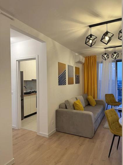 Apartament cu 2 camere decomandat în Titan