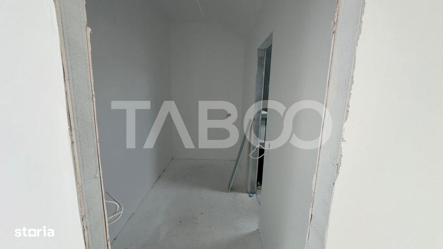 Apartament cu 3 camere decomandat în Industrial Vest