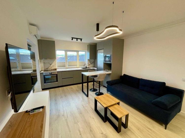 Apartament cu 3 camere decomandat în Florești