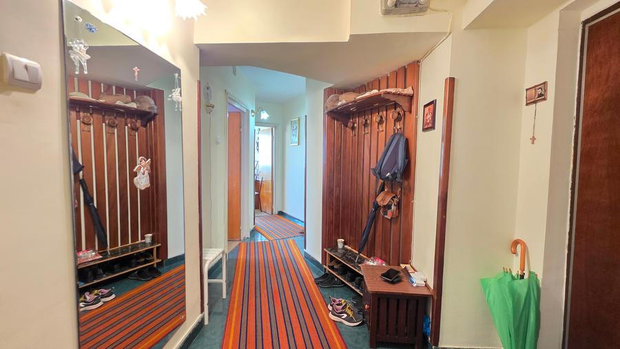 Apartament cu 4 camere decomandat în Chișinau