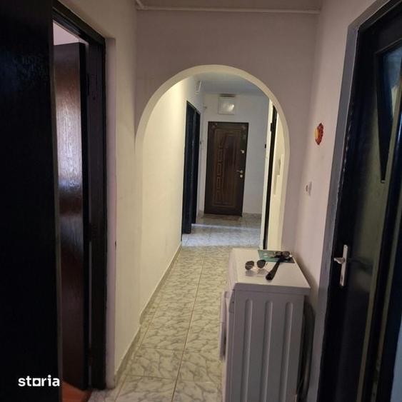 Apartament cu 3 camere decomandat în Negru Vodă