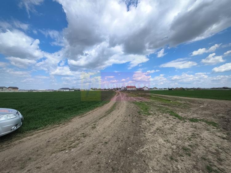 Teren Construcții intravilan de 12450 mp, în Poșta