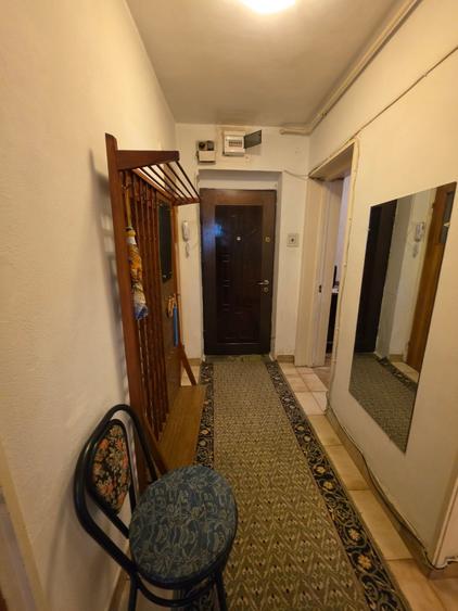 Apartament cu 3 camere decomandat în Titan