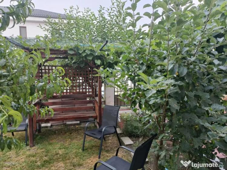 Casă cu 4 camere în Central