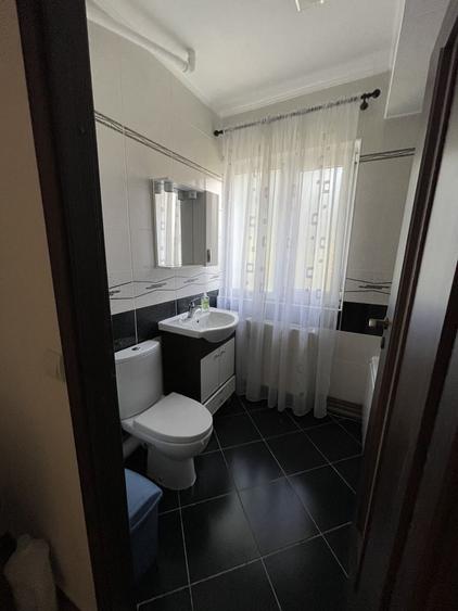 Apartament cu 3 camere decomandat în Românești