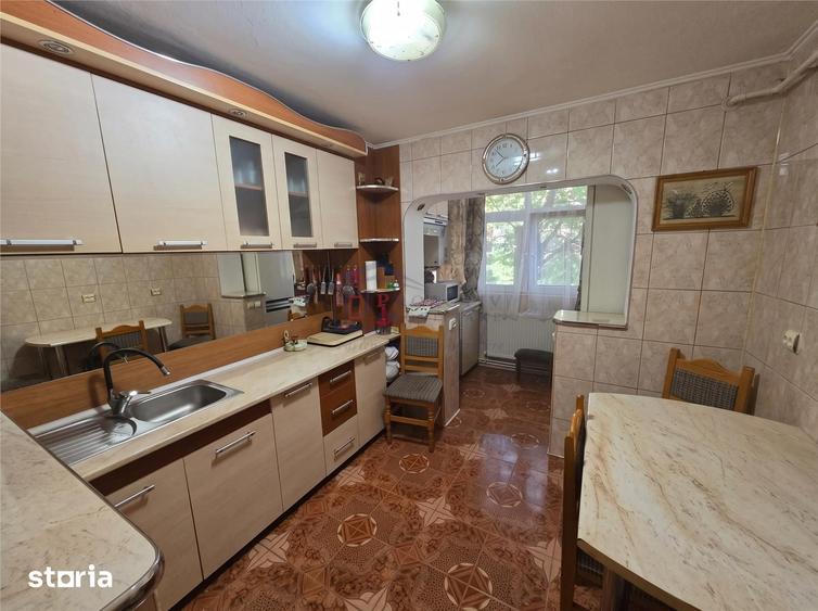 Apartament cu 3 camere decomandat în Obcini