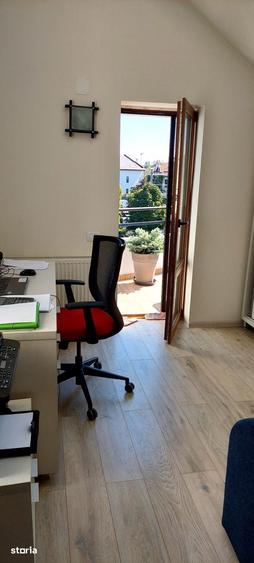 Apartament cu 3 camere în Dămăroaia