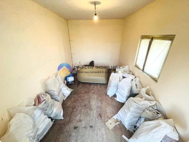 Casă cu 2 camere cu Teren 7702 Mp în Bodești