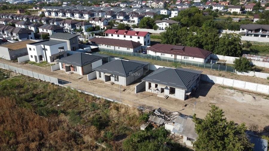 Casă individuală cu 4 camere cu Canalizare în Central