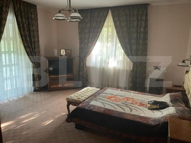 Casă individuală cu 6 camere cu Canalizare în Tătărași