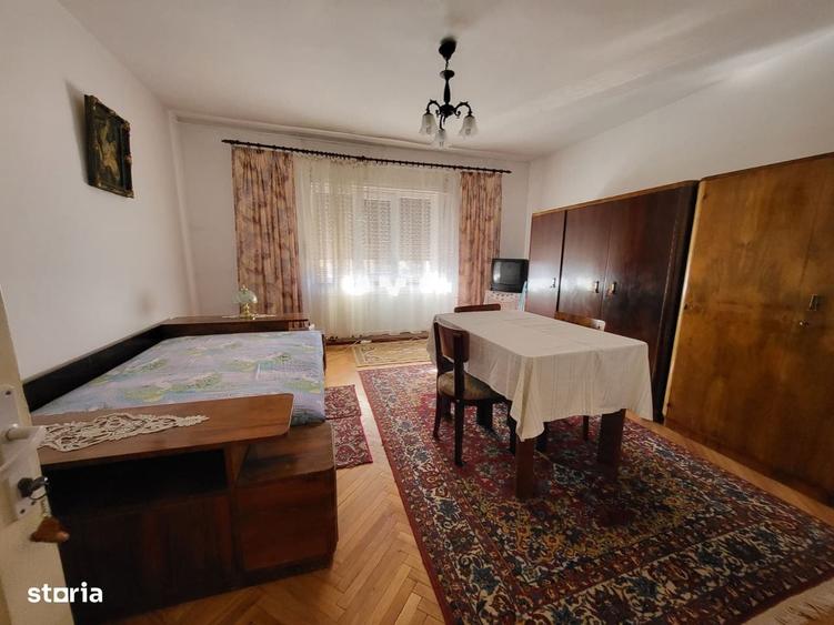 Casă cu 4 camere cu Teren 353 Mp în Central