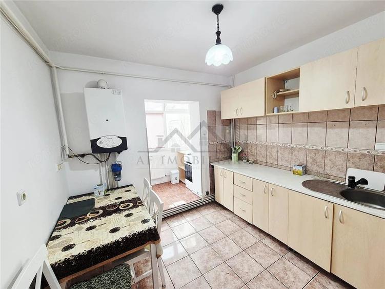 Apartament cu 3 camere decomandat de inchiriat in Cug - 3