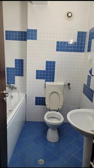 Garsonieră decomandată în Apărătorii Patriei