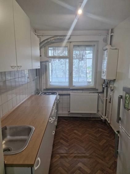 Apartament cu 2 camere semidecomandat în Sărari