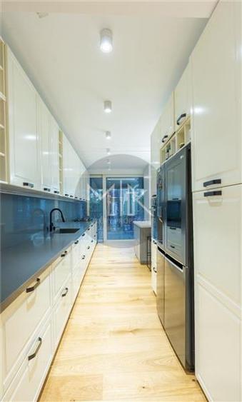 Duplex cu 10 camere cu Piscina în Pipera
