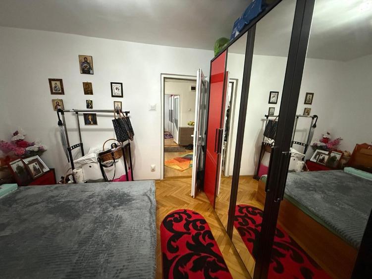 Apartament cu 2 camere,etaj 3, zona Ulpia - 9