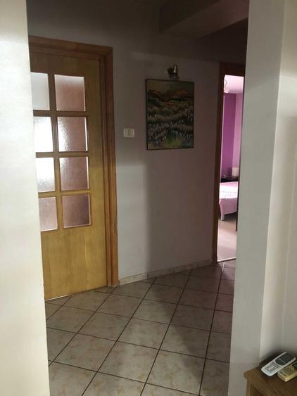 Apartament cu 3 camere decomandat, mobilat în Faleza Nord