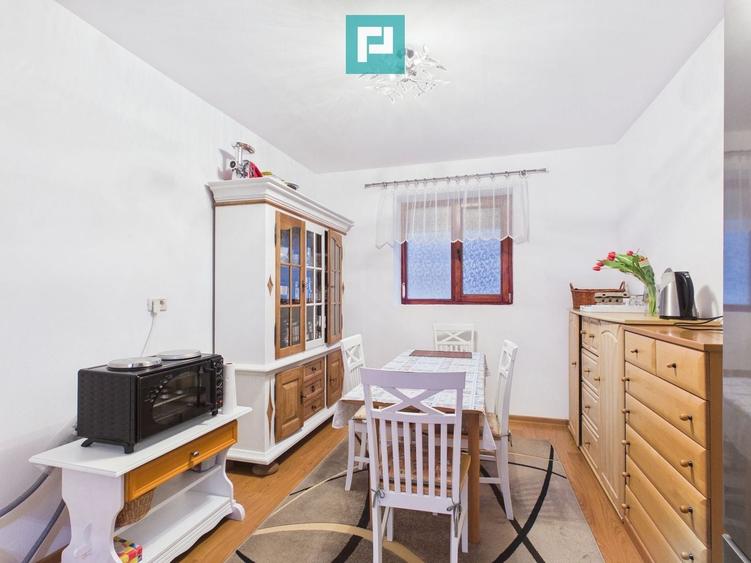 Casă individuală cu 5 camere cu Canalizare în Central