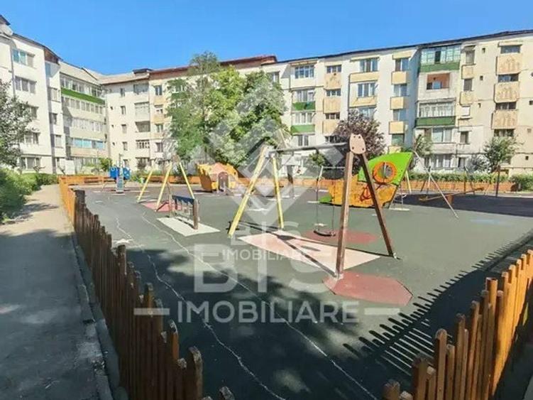Apartament cu 4 camere decomandat în Independenței