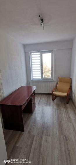 Apartament cu 3 camere decomandat în Tudor
