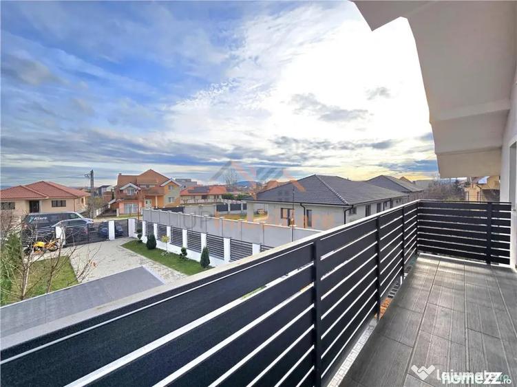 Casă cu 5 camere cu Teren 507 Mp în Sânmartin