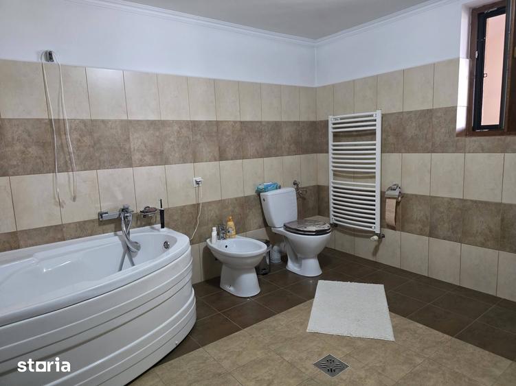 Casă cu 4 camere cu Teren 889 Mp în Oșorhei