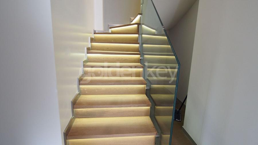 Apartament cu 4 camere semidecomandat, mobilat în Iancu Nicolae