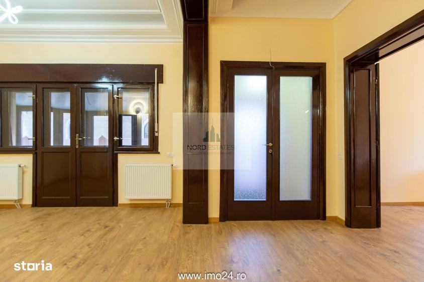 Apartament cu 5 camere decomandat în Moșilor
