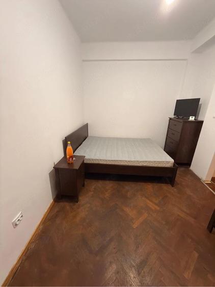 Garsonieră decomandată în Unirii