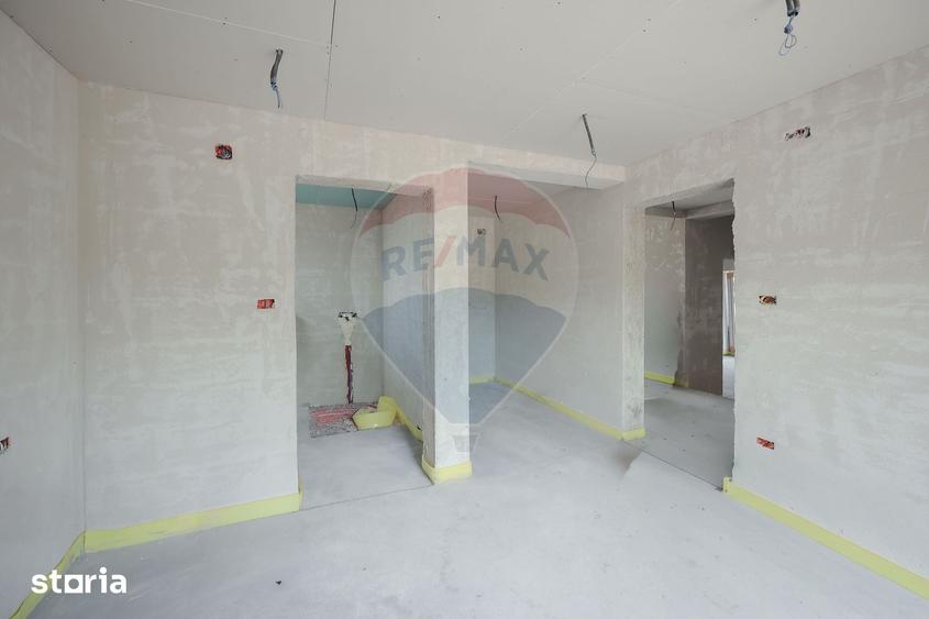 Casă cu 5 camere cu Teren 435 Mp în Paleu