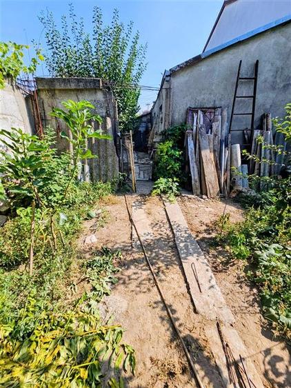 Casă individuală cu 5 camere cu Canalizare în Chercea