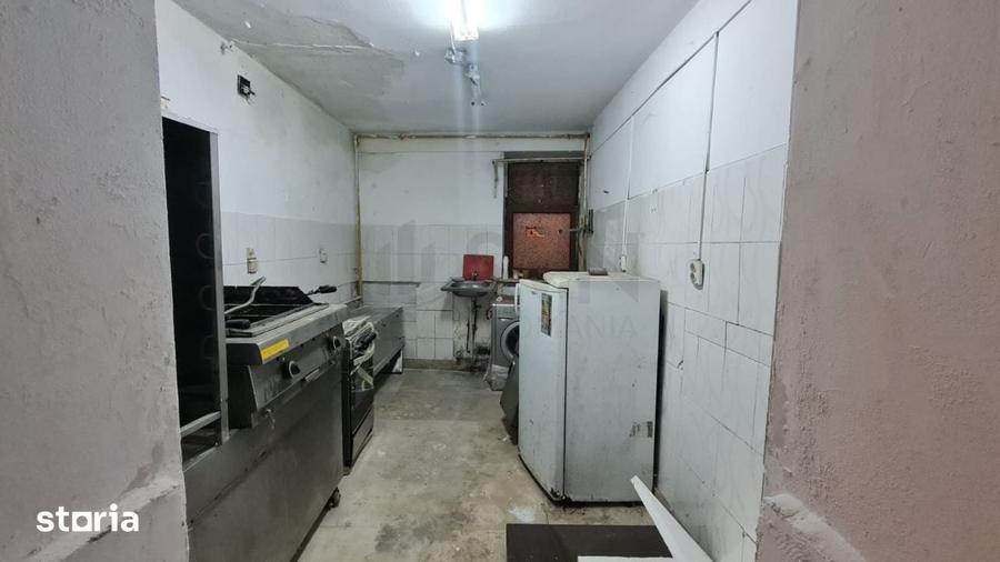 Casă cu 5 camere cu Teren 226 Mp în Victoriei