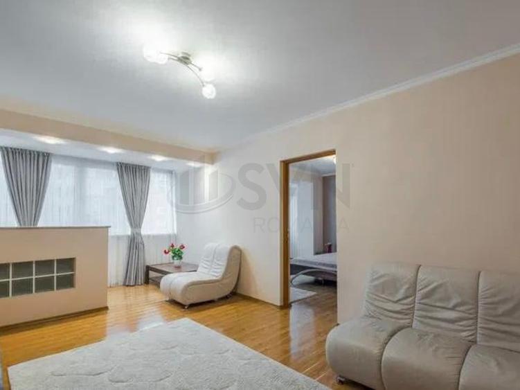 Apartament cu 3 camere semidecomandat în Ultracentral